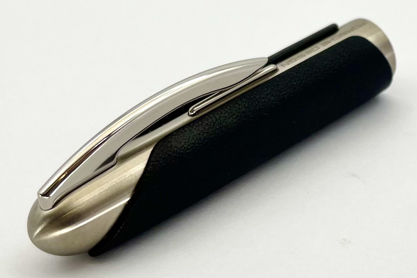 PorscheDesignP3150LeatherBlackFountainPen_M